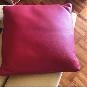 New Italian  POLARIS Leather Decoration Pillow. Excellent quality. s20.5”/20.5”